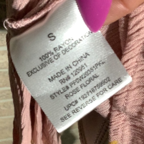 Pink Republic NEW - Sz S - ballon long sleeved - keyhole front - floral top - Picture 9 of 9